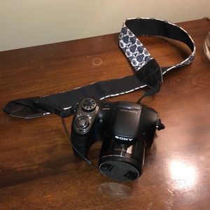 Sony DSC H200 Camera